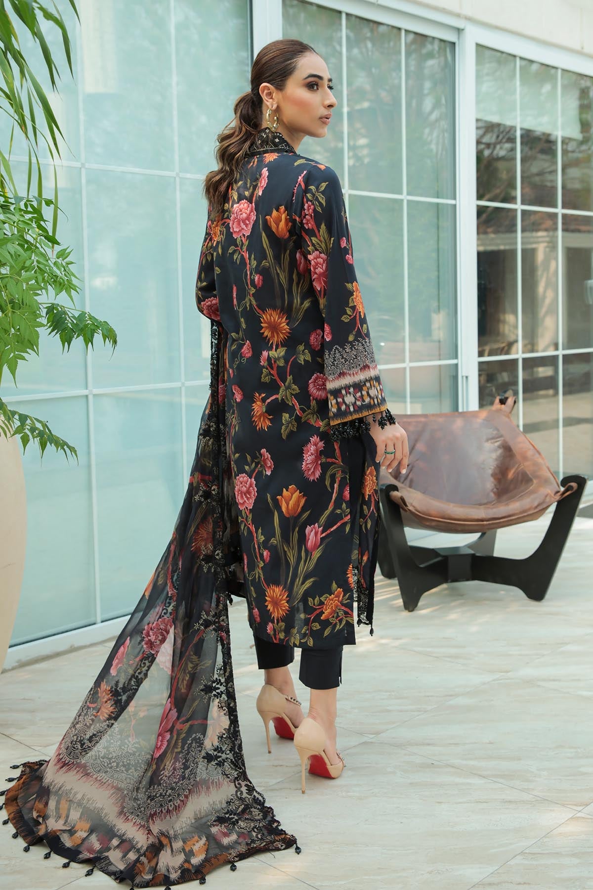 Black Floral Elegance – Premium 3-Piece Suit 🌸